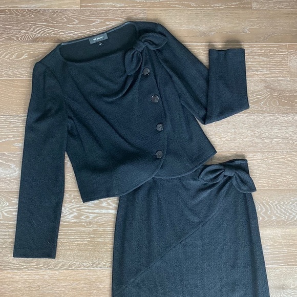 NWOT St. John Two Piece Knit Skirt SuitBlack12